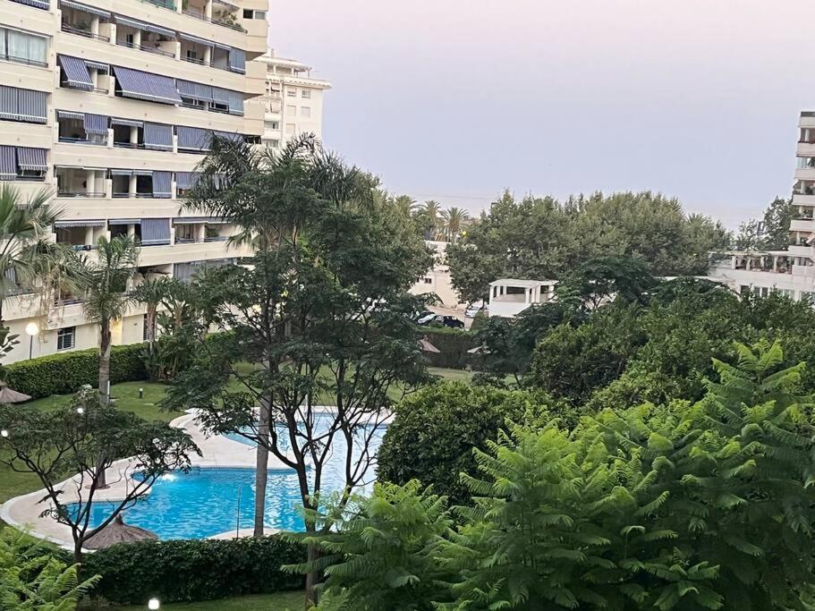 Marbella Piso En Casco Junto A Playa Piscina In Summer Season Exteriör bild